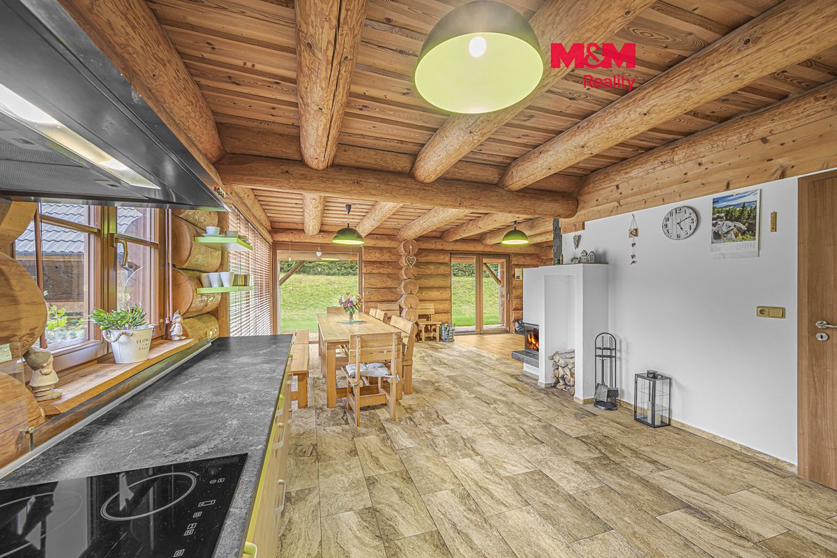 Prodej rodinného domu 190 m², pozemek 2571 m²