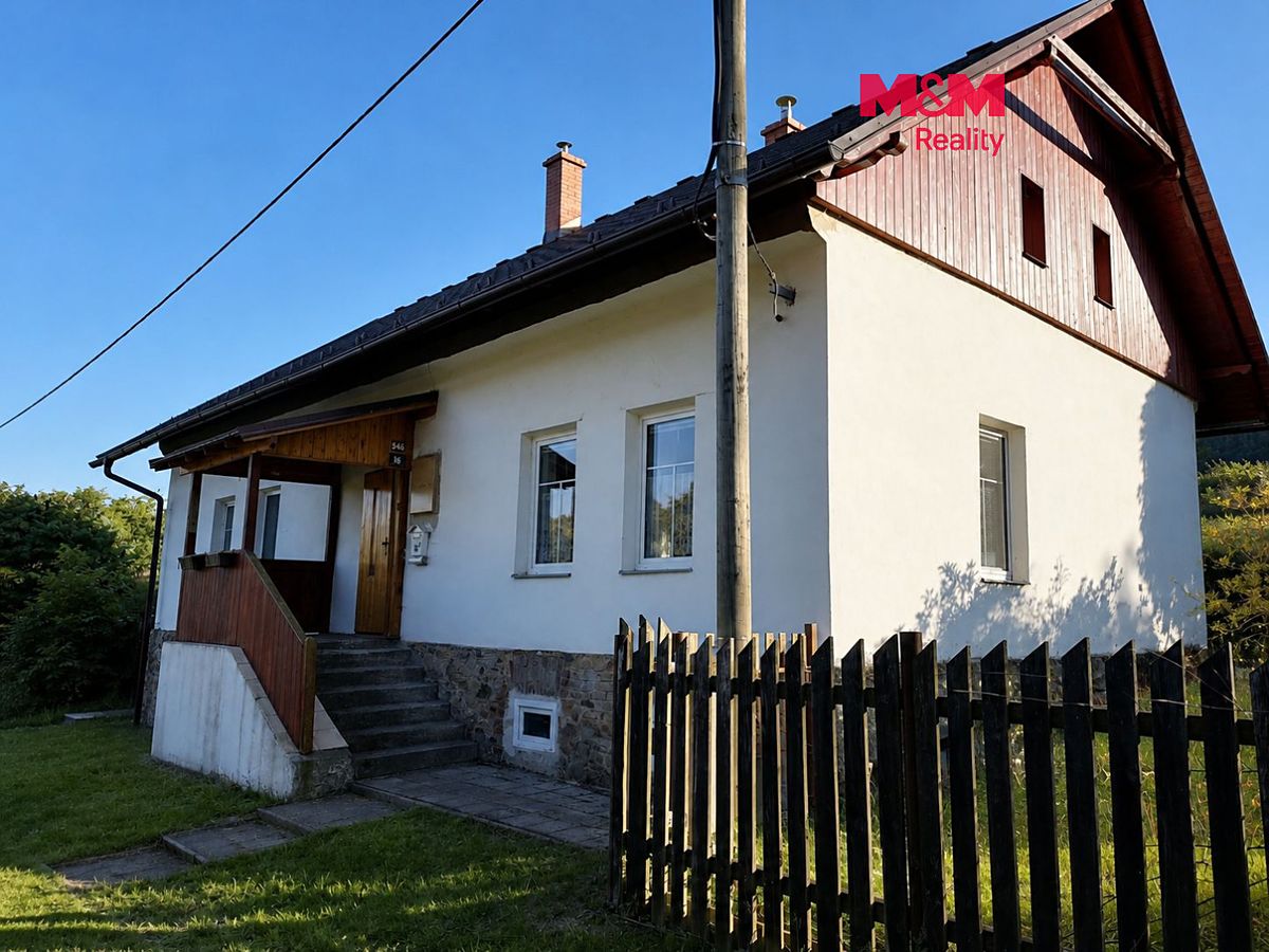 Prodej rodinného domu 220 m², pozemek 1740 m²