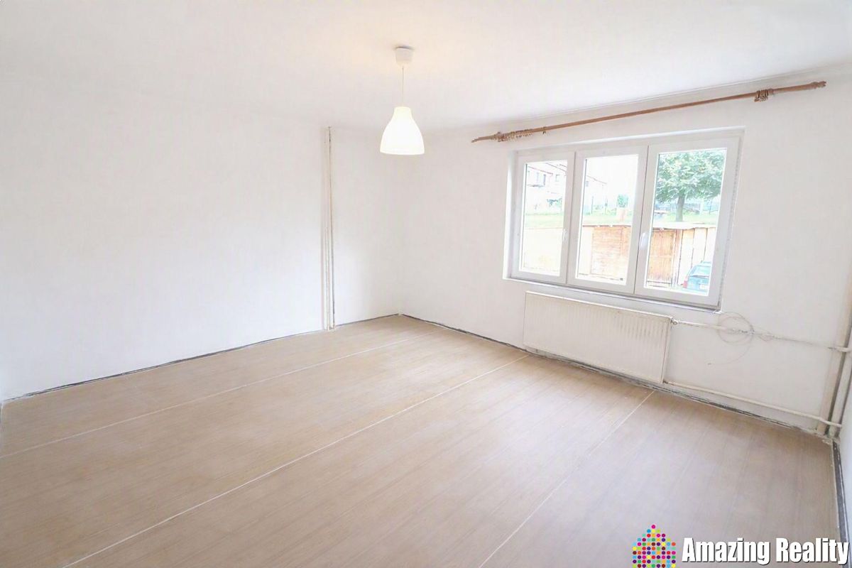 Prodej vícegeneračního domu 210 m², pozemek 382 m² – fotografie 3
