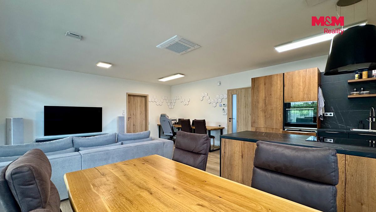 Prodej rodinného domu 96 m², pozemek 774 m² – fotografie 3
