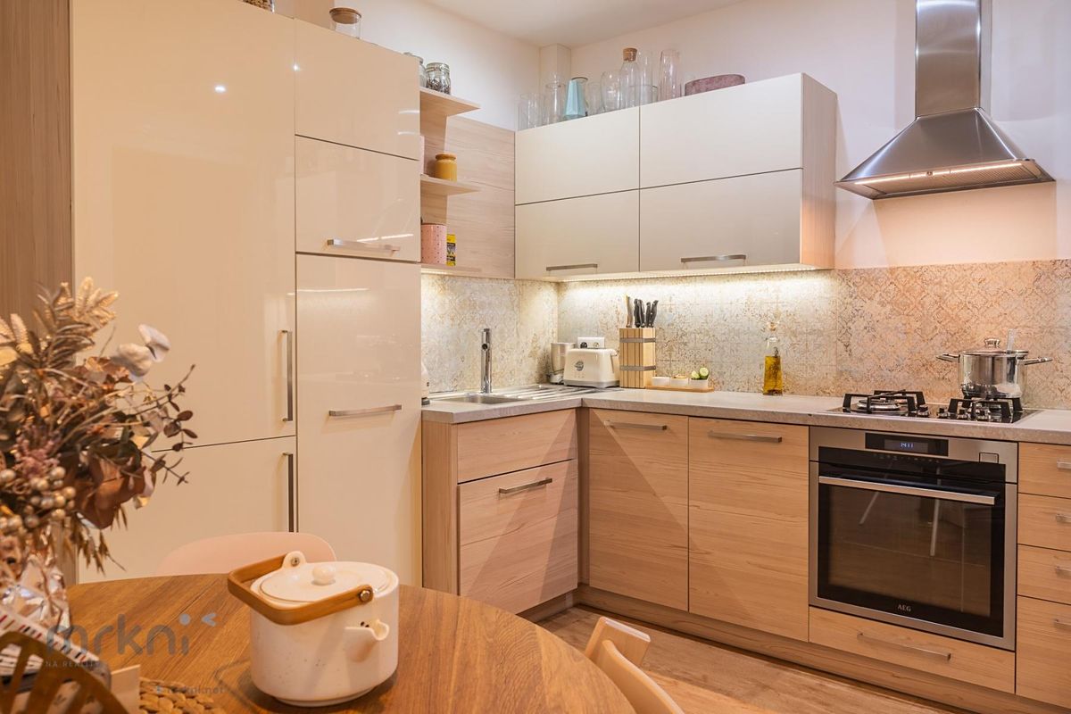 Pronájem bytu 3+1 95 m² – fotografie 2