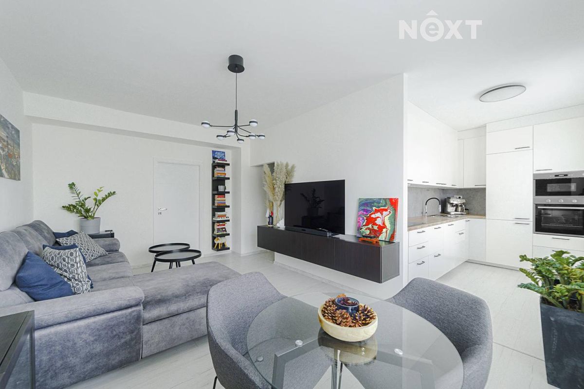 Pronájem bytu 2+kk 59 m² – fotografie 3