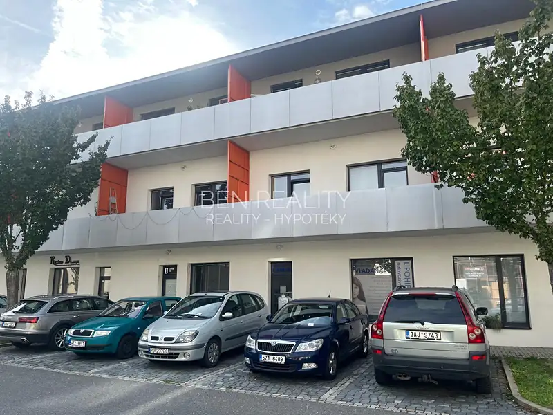 Pronájem bytu 2+kk 48 m², Zlín – náhled fotky 1