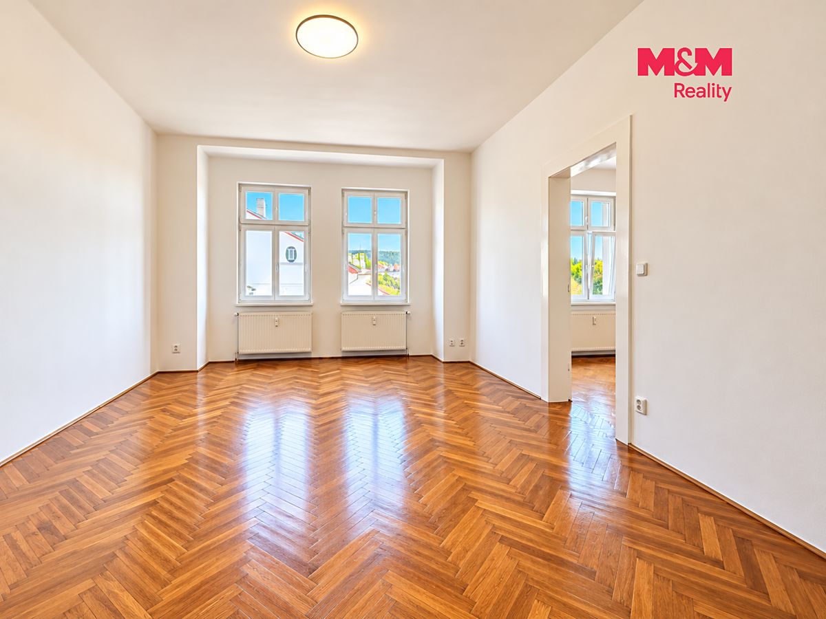 Pronájem bytu 4+kk 98 m² – fotografie 2
