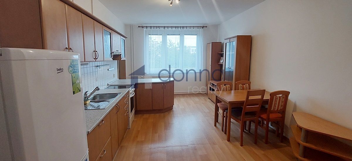 Pronájem bytu 2+kk 40 m² – fotografie 3