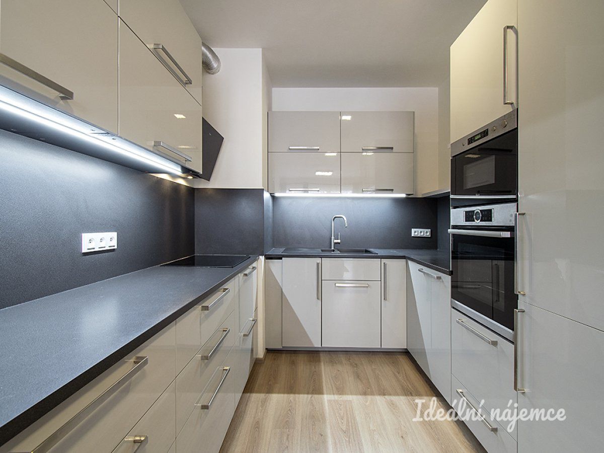Pronájem bytu 2+kk 60 m²