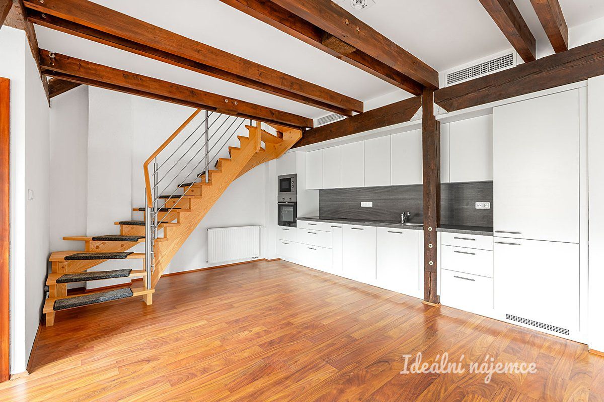 Pronájem bytu 4+kk 127 m² – fotografie 2
