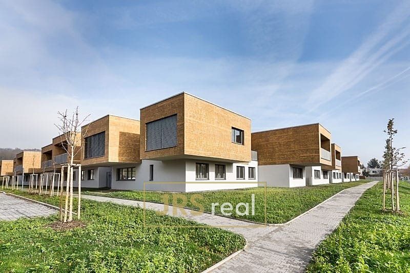 Pronájem bytu 2+kk 55 m²