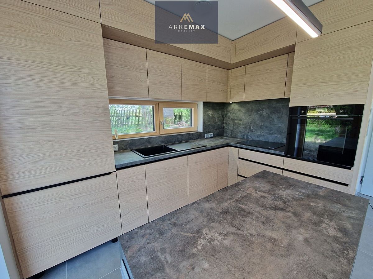 Pronájem rodinného domu 100 m², pozemek 1084 m² – fotografie 4