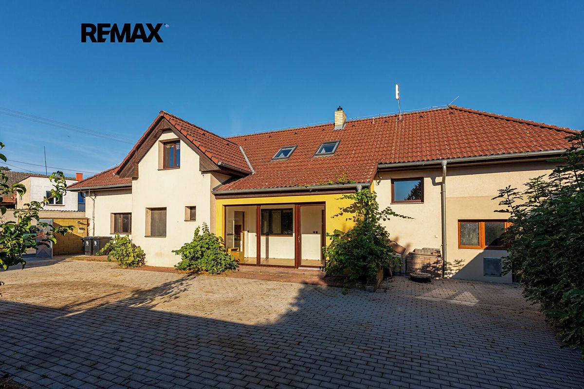 Prodej rodinného domu 160 m², pozemek 588 m²