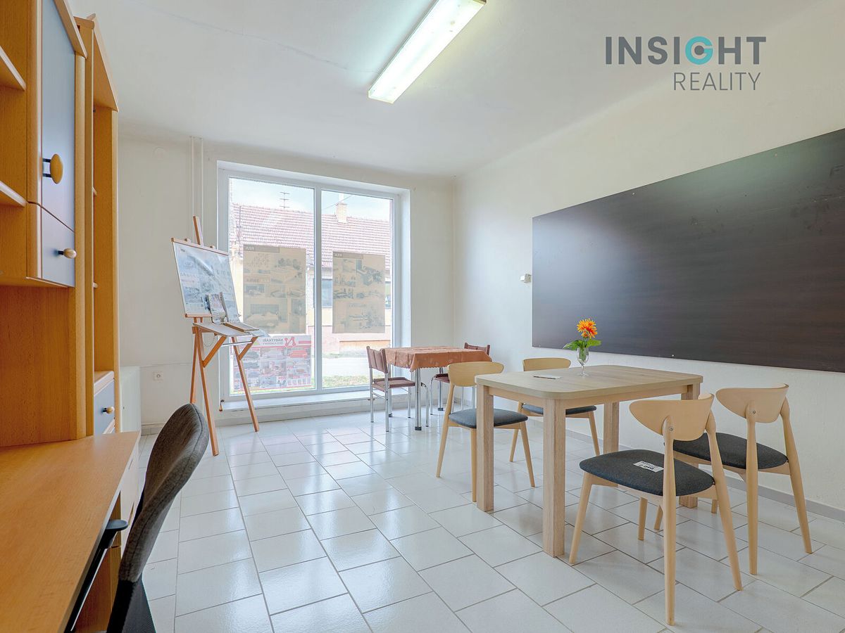 Prodej obchodního prostoru 600 m² – fotografie 2