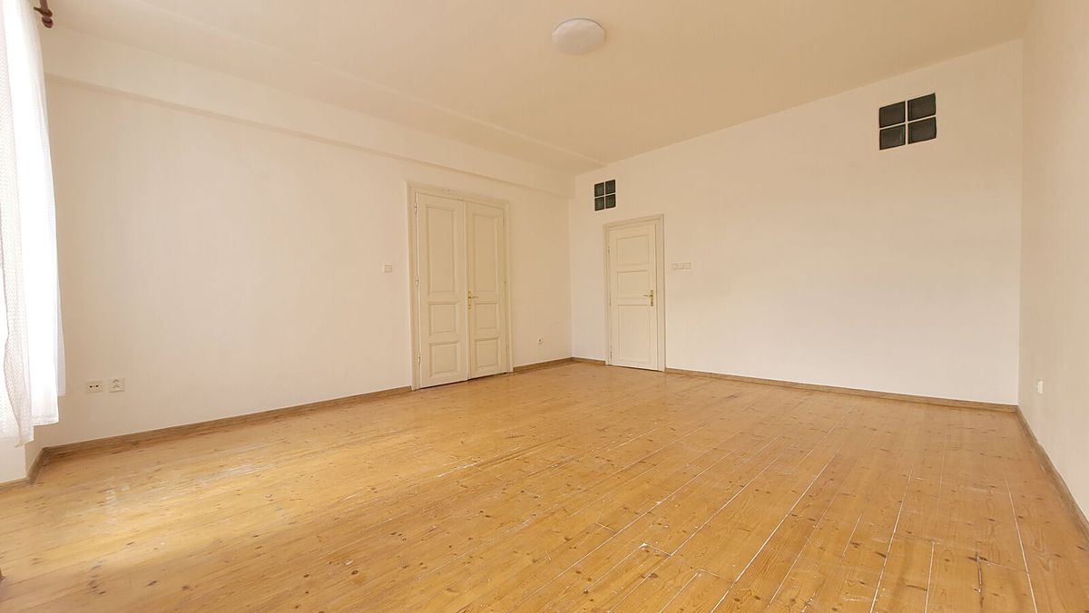 Pronájem bytu 2+1 89 m² – fotografie 4