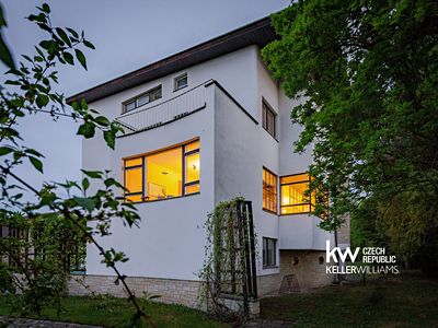 Prodej vily 450 m², pozemek 2523 m²