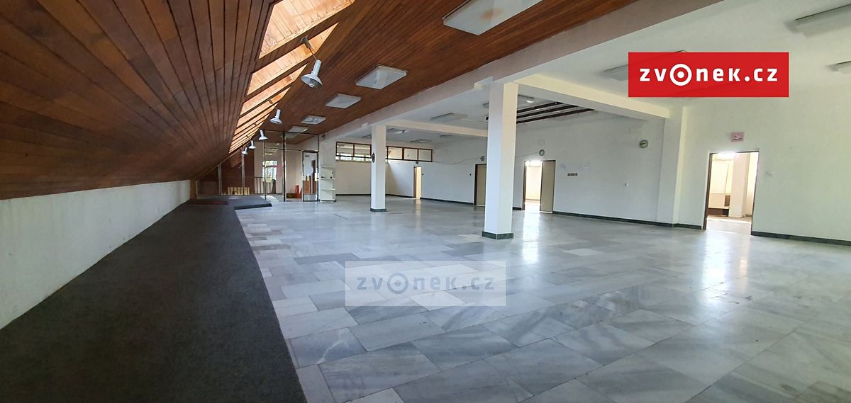 Pronájem obchodního prostoru 442 m²