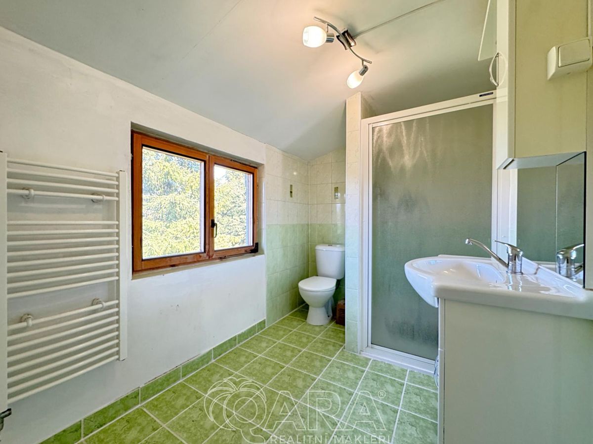 Prodej rodinného domu 150 m², pozemek 892 m² – fotografie 4
