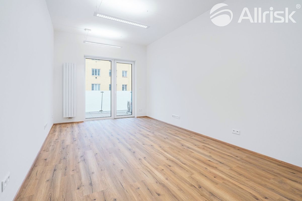 Pronájem bytu 1+kk 35 m² – fotografie 2
