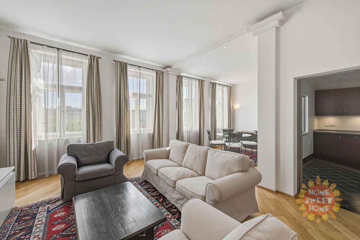 Pronájem bytu 3+1 96 m², Praha – fotka 1 z 3