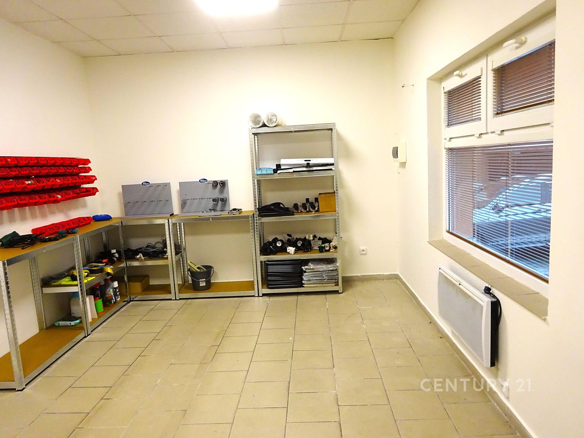 Pronájem obchodního prostoru 33 m² – fotografie 3