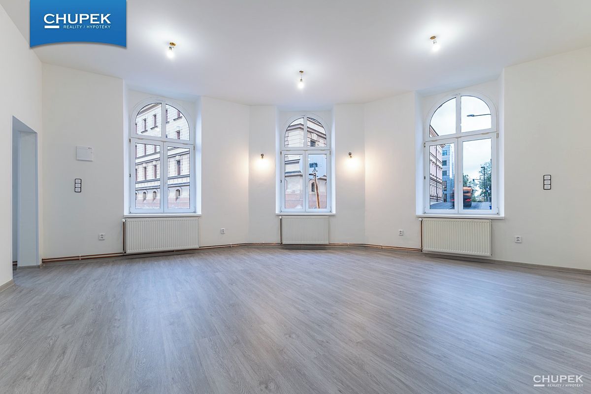 Pronájem bytu 4+1 130 m² – fotografie 2