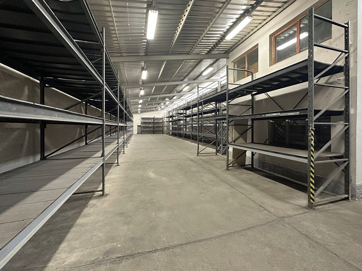 Pronájem skladového prostoru 1700 m² – fotografie 5