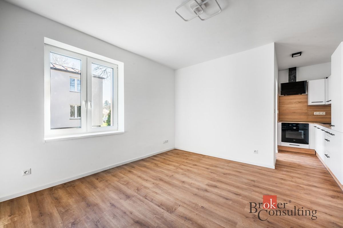 Pronájem bytu 2+kk 37 m² – fotografie 5