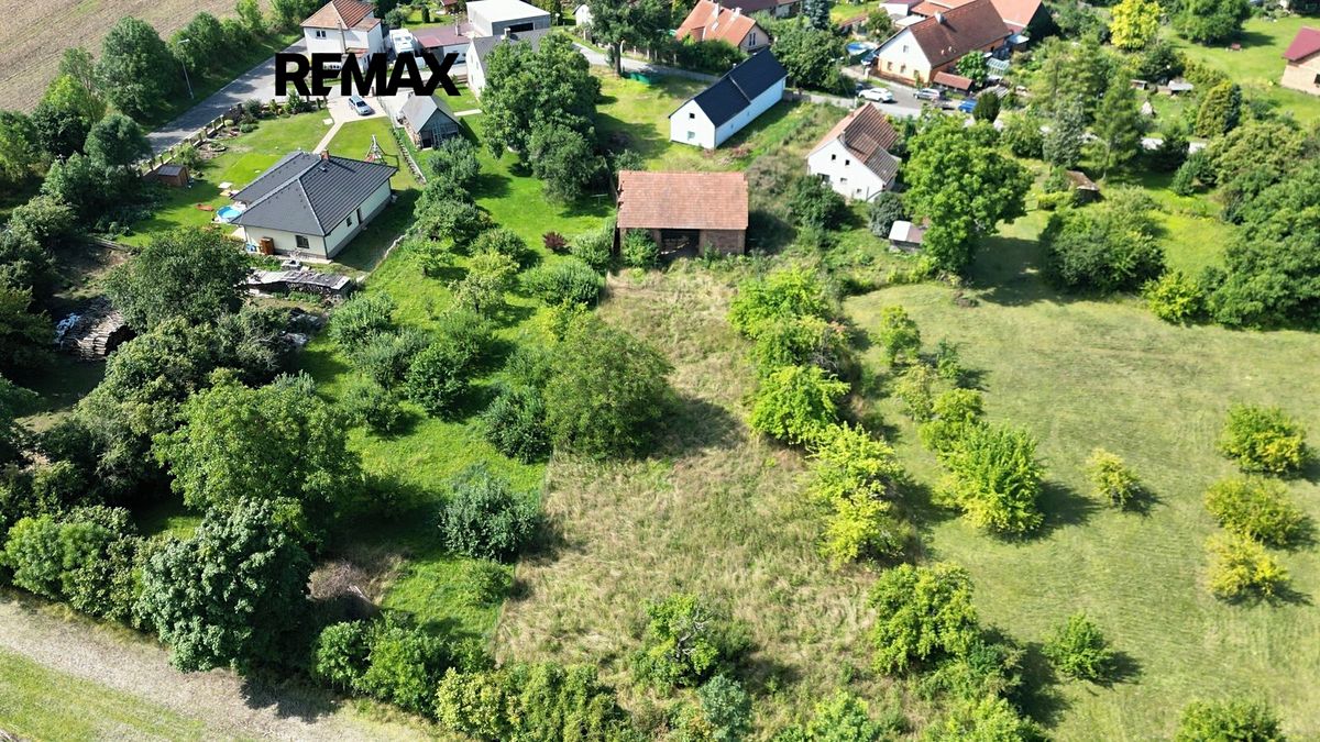 Prodej stavebního pozemku 1911 m² – fotografie 3