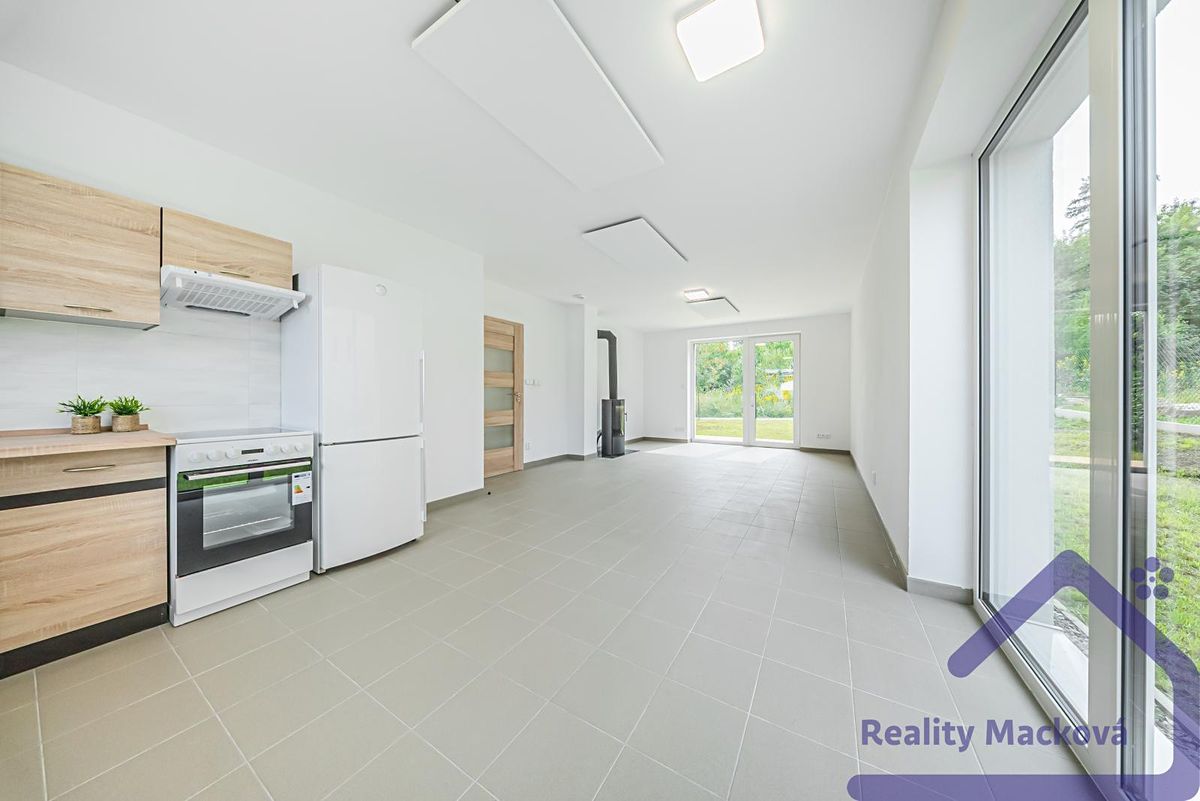 Pronájem rodinného domu 136 m², pozemek 446 m² – fotografie 4