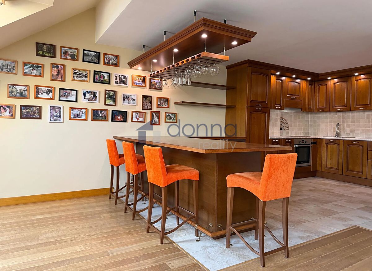 Pronájem bytu 3+kk 157 m² – fotografie 2