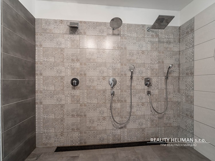 Prodej komerčního prostoru, 220 m² (28 z 53)