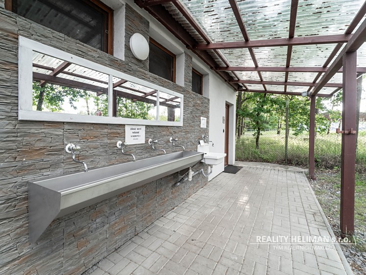 Prodej komerčního prostoru, 220 m² (34 z 53)