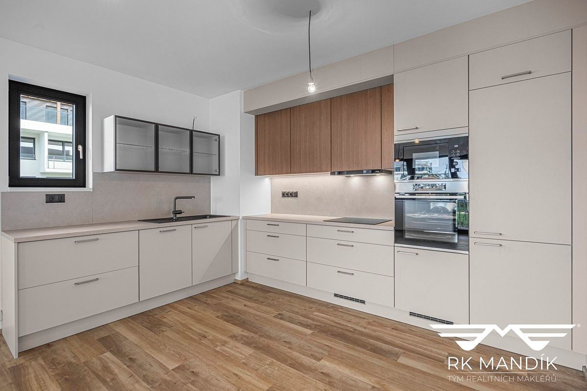 Pronájem bytu 3+kk 86 m² – fotografie 3