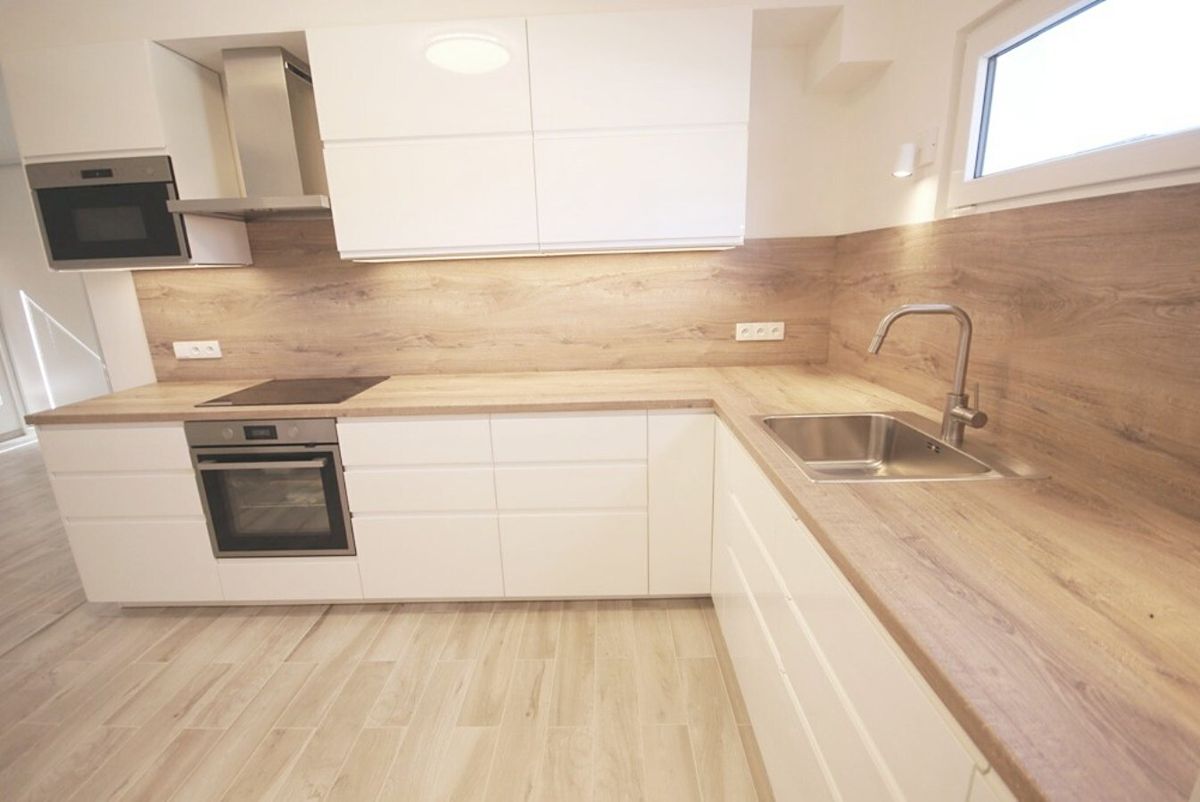 Pronájem rodinného domu 80 m², pozemek 60 m² – fotografie 3