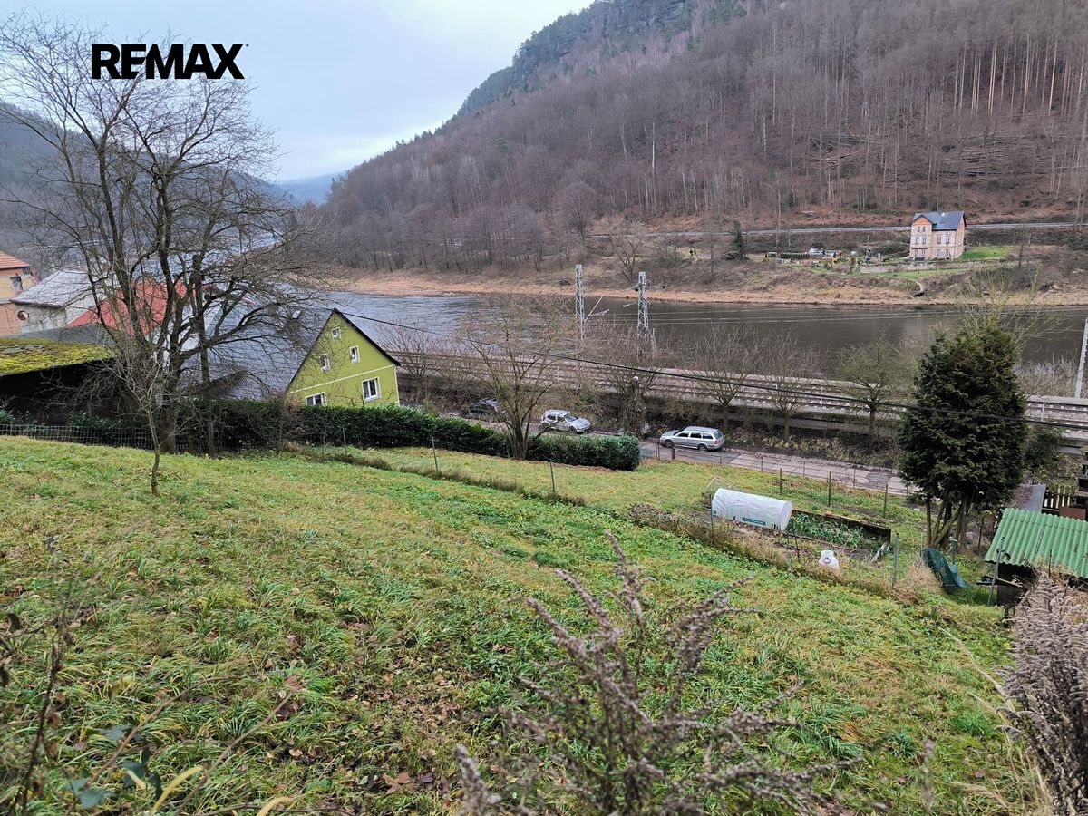 Prodej stavebního pozemku 1057 m² – fotografie 4
