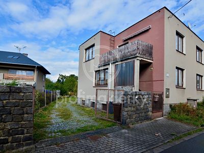 Prodej rodinného domu 270 m², pozemek 1909 m²