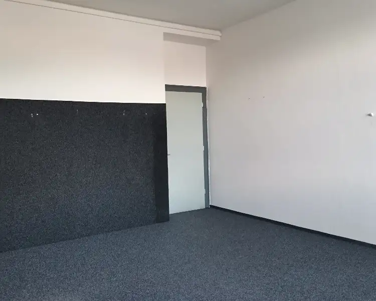 Pronájem kanceláře 28 m², Pardubice – náhled fotky 1