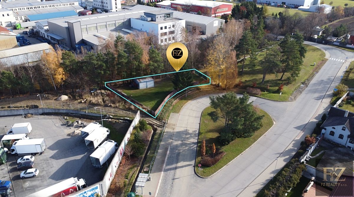 Pronájem komerčního pozemku 608 m²