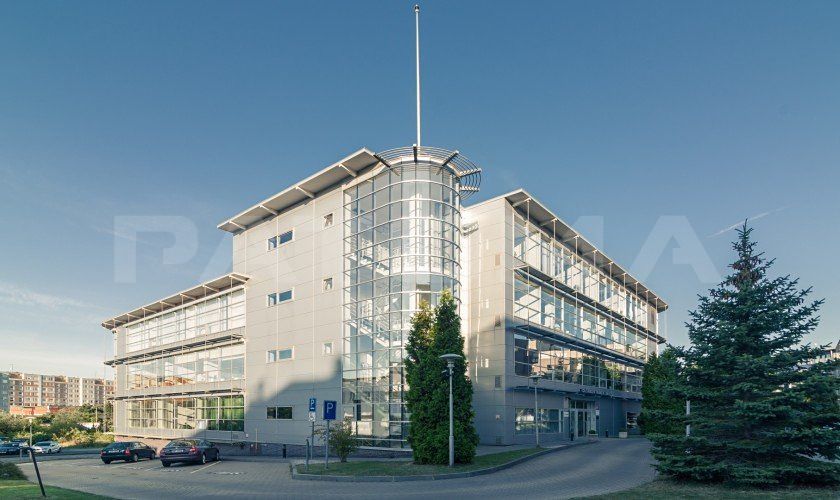Pronájem kanceláře 235 m²