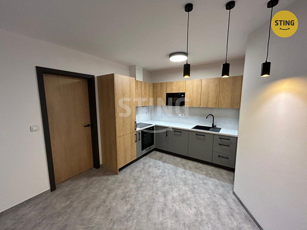 Pronájem bytu 2+kk 56 m² – fotografie 2