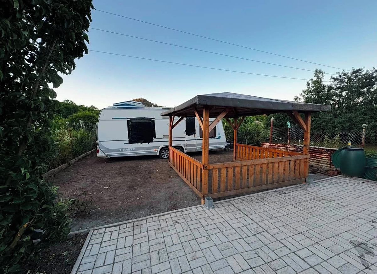 Prodej stavebního pozemku 237 m² – fotografie 2