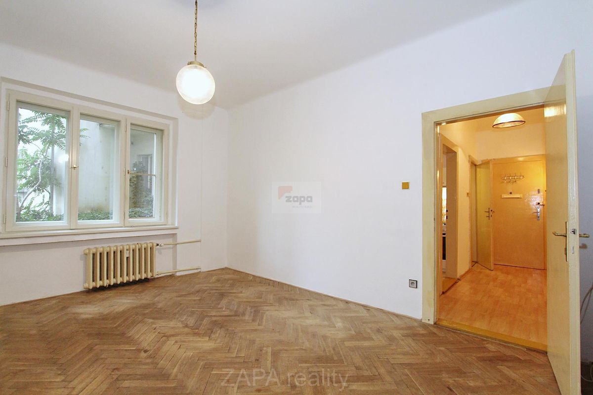 Pronájem bytu 1+1 37 m² – fotografie 2