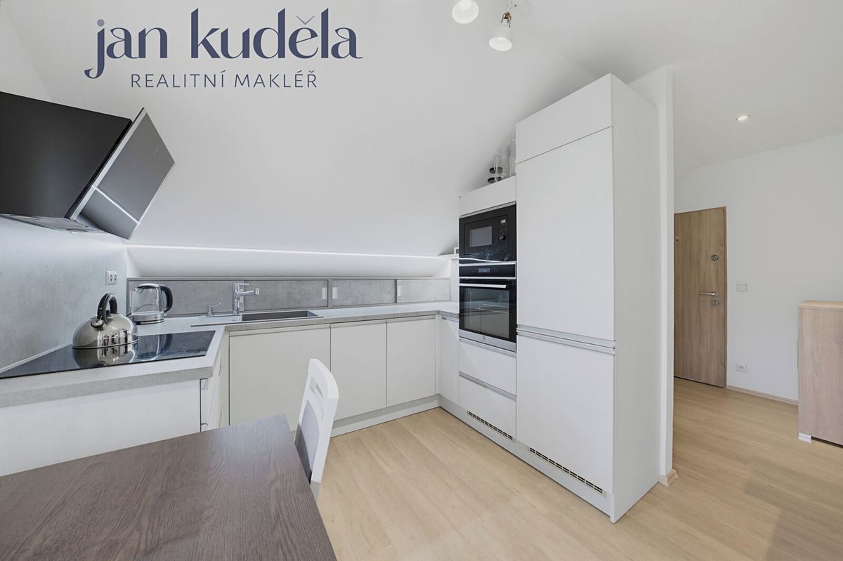 Pronájem bytu 2+kk 40 m²