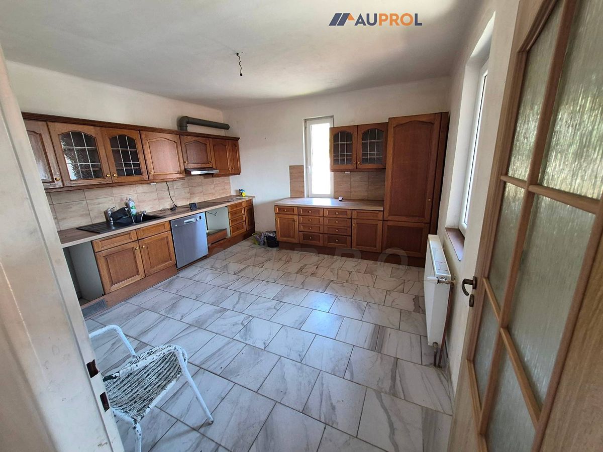 Prodej rodinného domu 290 m², pozemek 461 m²