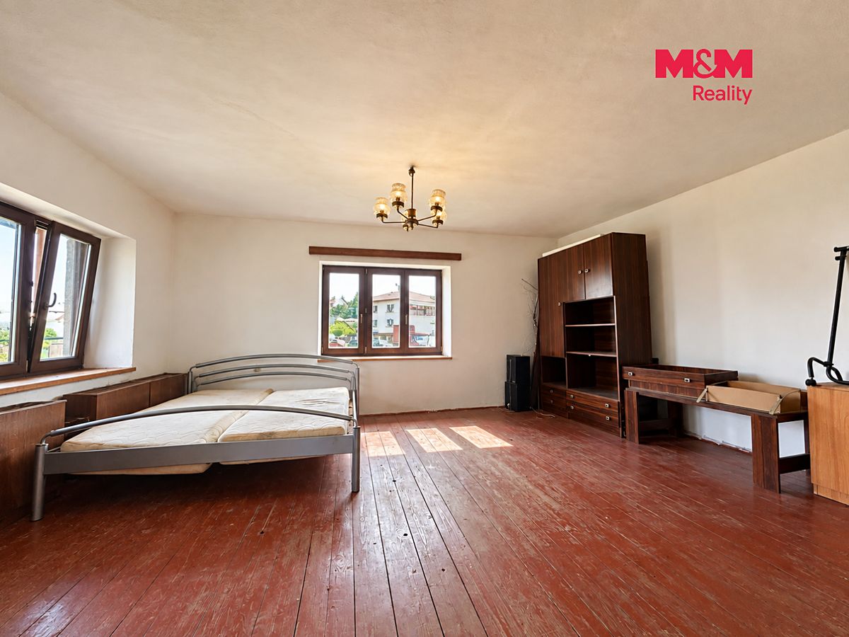 Prodej rodinného domu 126 m², pozemek 182 m² – fotografie 2