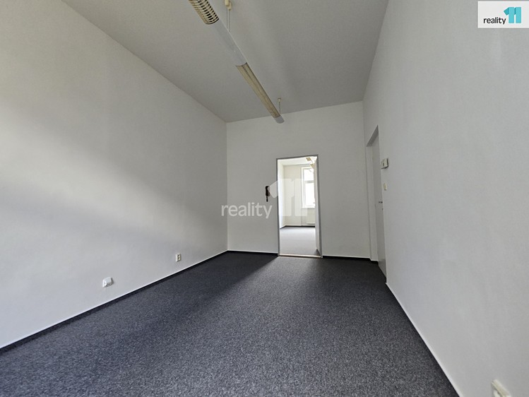 Pronájem komerčního prostoru, 75 m² (1 z 10)