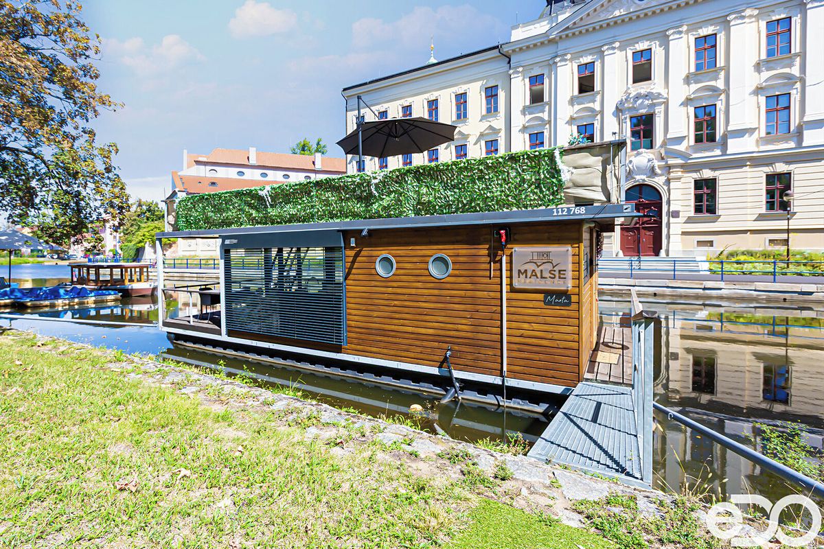 Prodej komerční nemovitosti 210 m² – fotografie 2