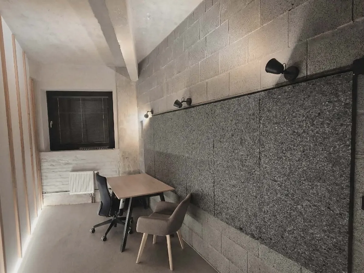 Pronájem kanceláře 265 m² — fotografie 10