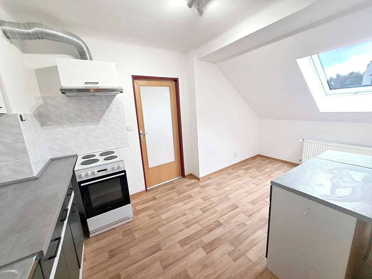Pronájem bytu 2+1 66 m² – fotografie 4