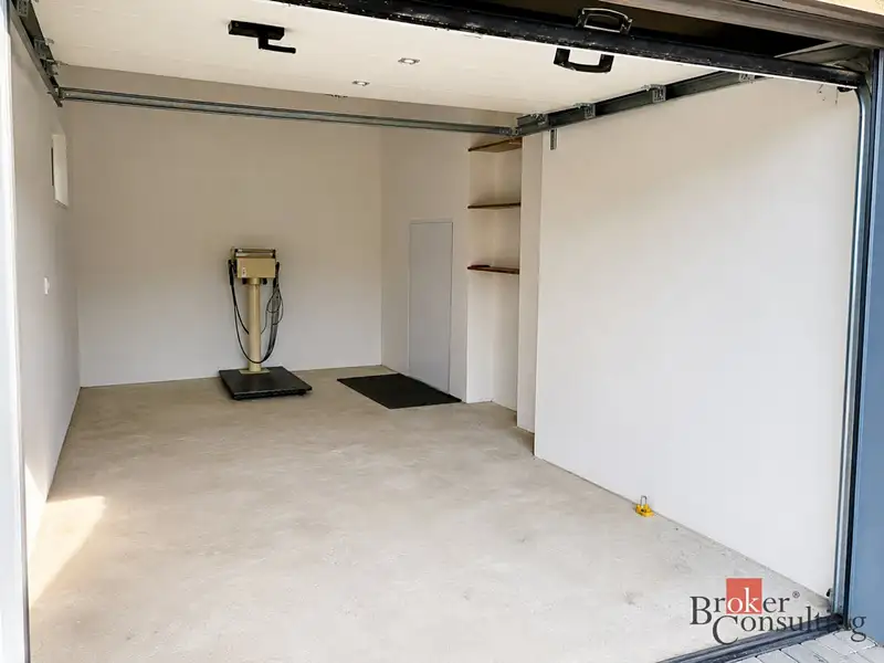 Pronájem garáže 16 m², Hradec Králové – náhled fotky 3