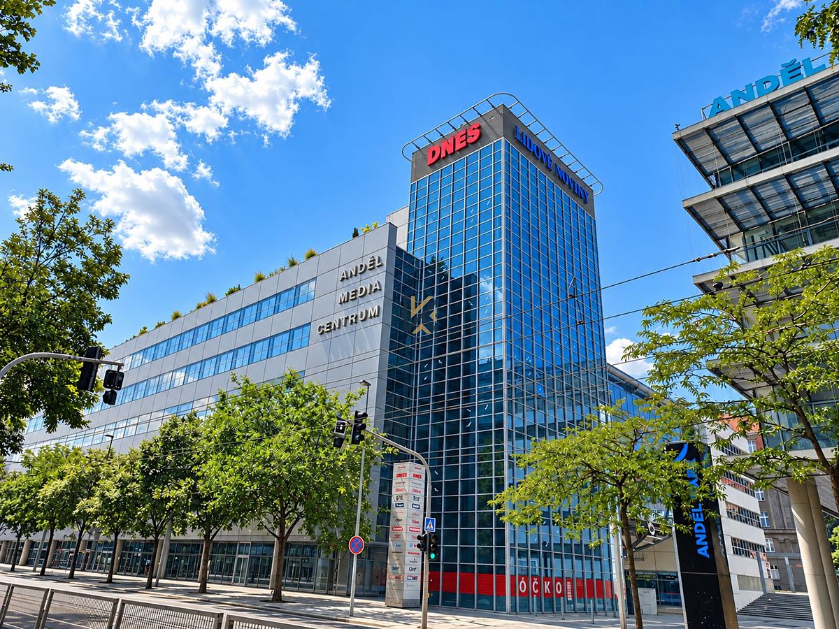 Pronájem kanceláře 2208 m²