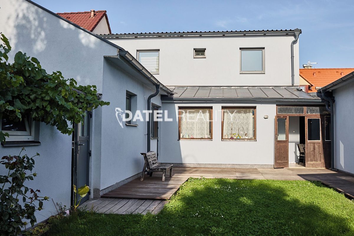Prodej rodinného domu 200 m², pozemek 463 m²